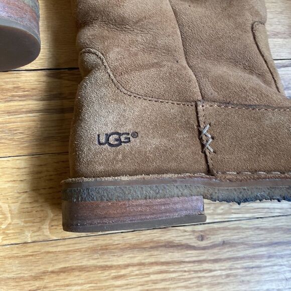 Ugg shearling sz 7 tall boots tan suede, great pre owned condition warm and cozy - Picture 4 of 5